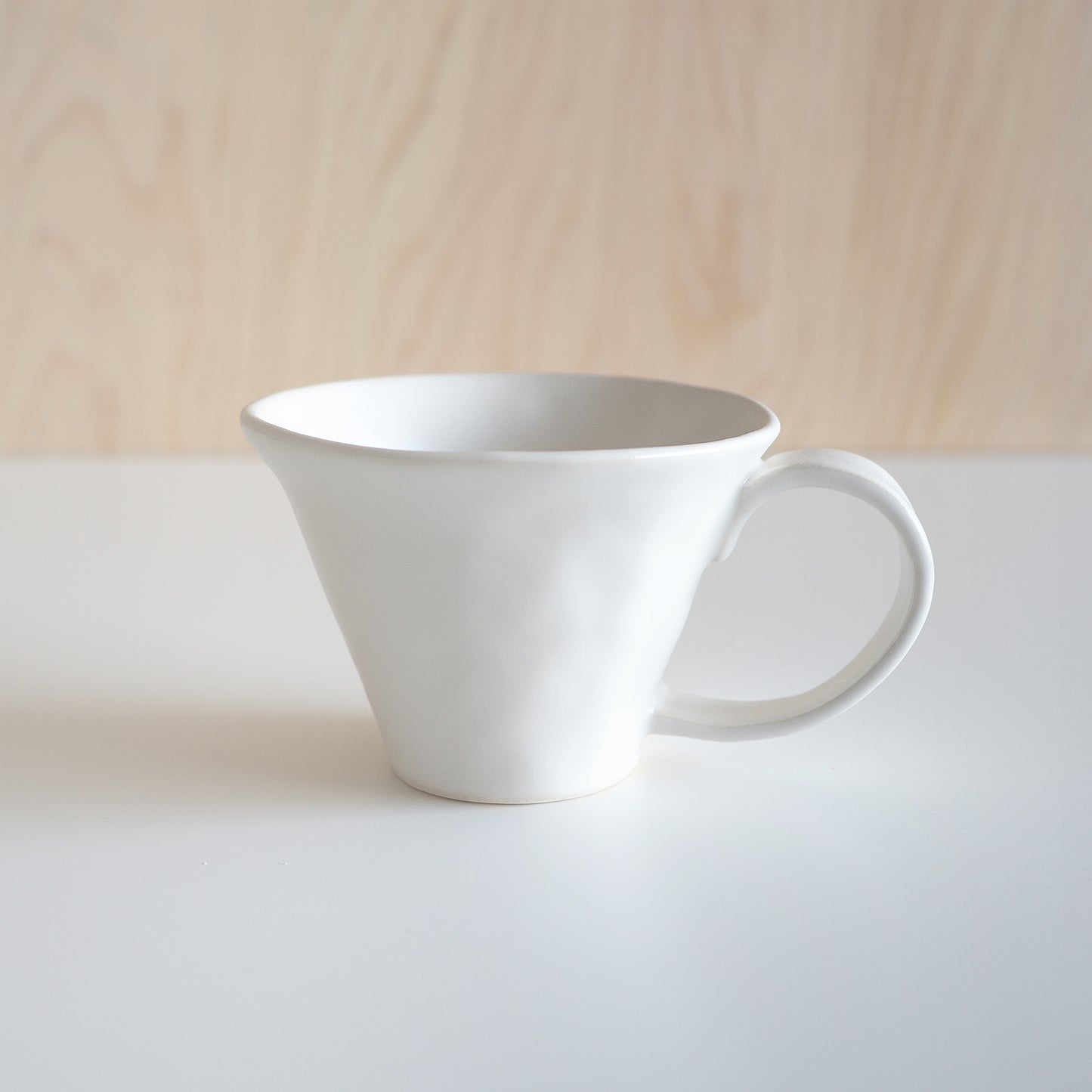 Slorence - Vignette Cup object 'Red brick building, London'