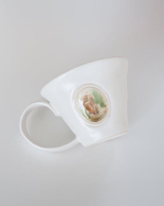 Slorence - Vignette Cup object 'Red brick building, London'