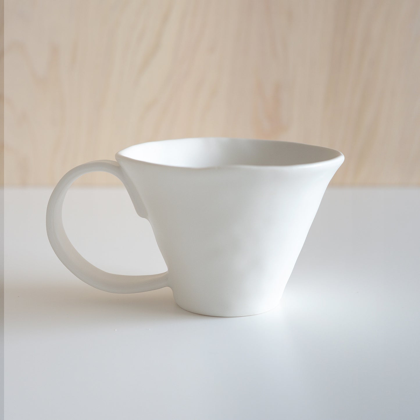 Slorence - Vignette Cup object 'Flower on the market floor, Roma'