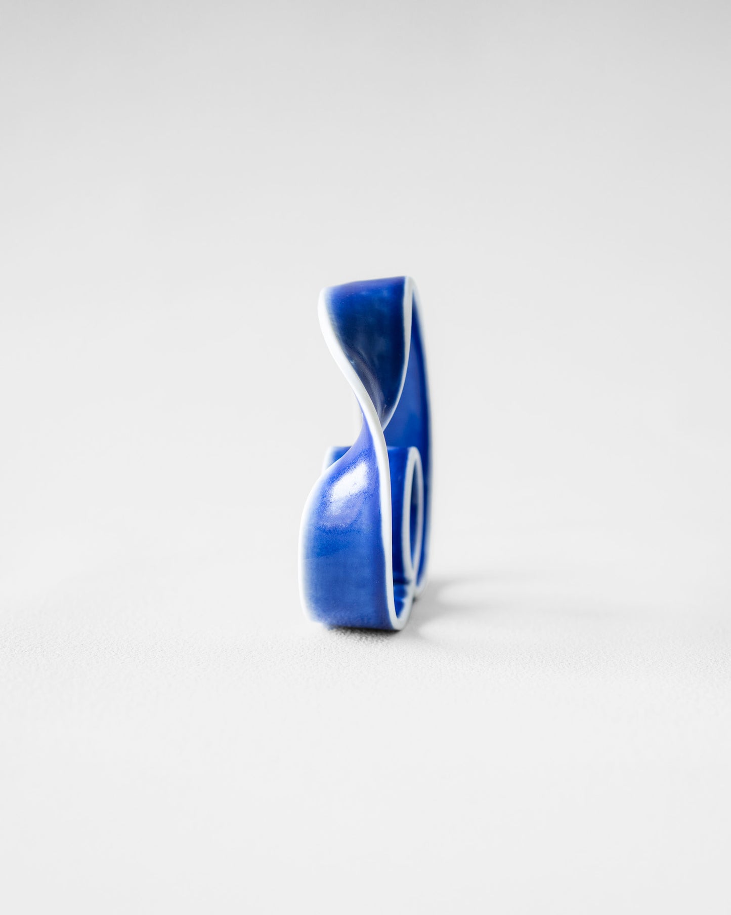 Slorence - RING VASE #25