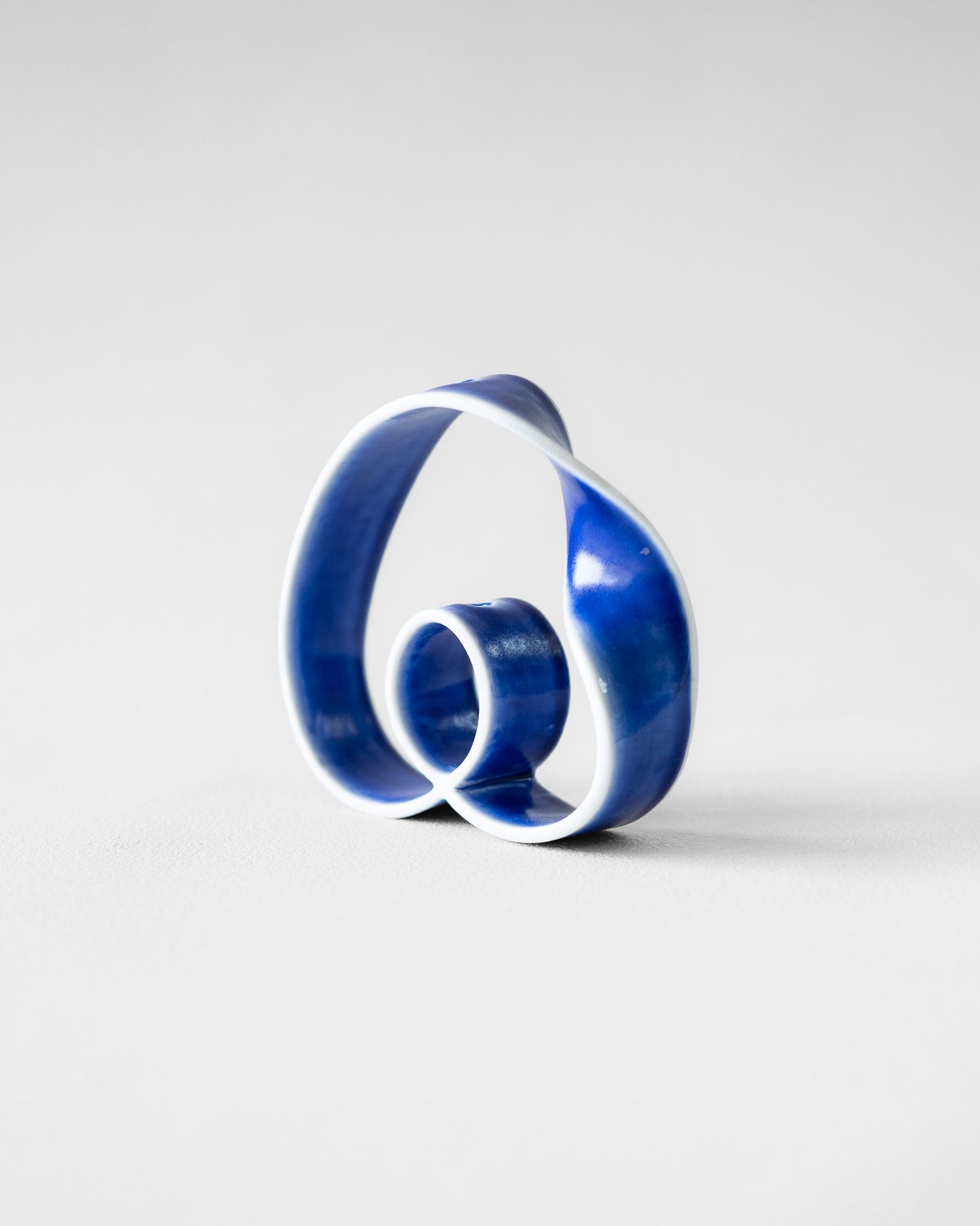 Slorence - RING VASE #25