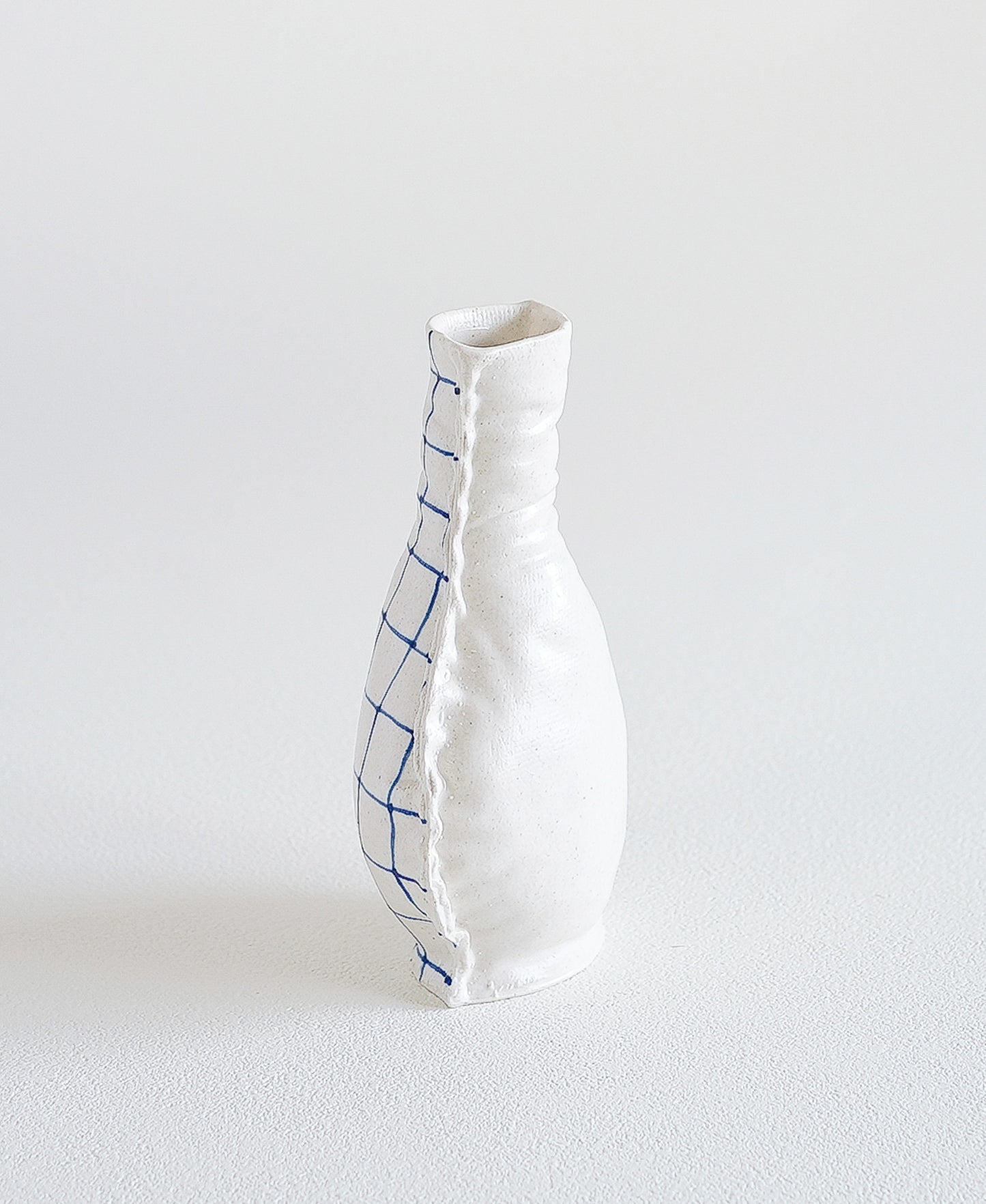 Fabramics - Long neck vase 2