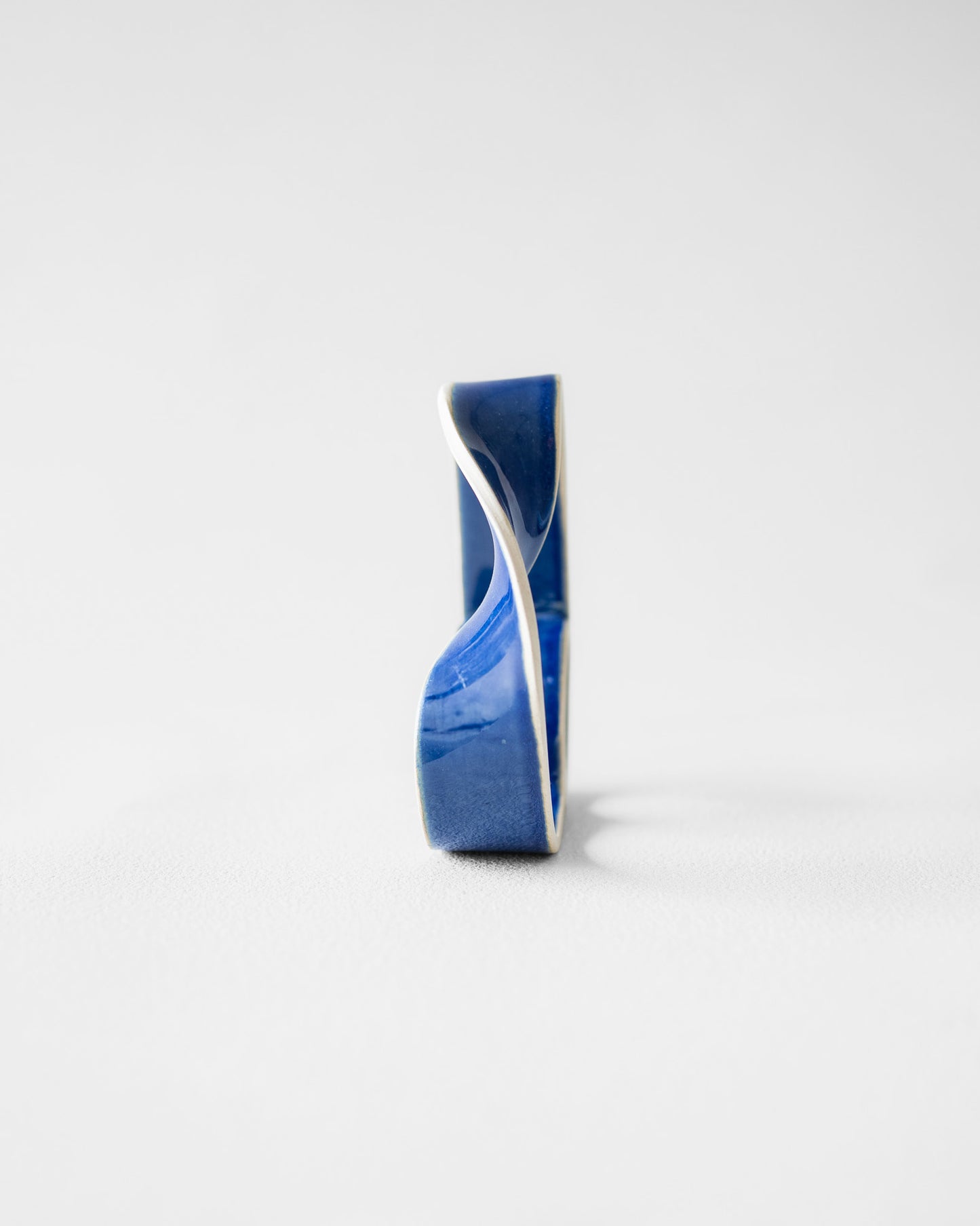 Slorence - RING VASE #20
