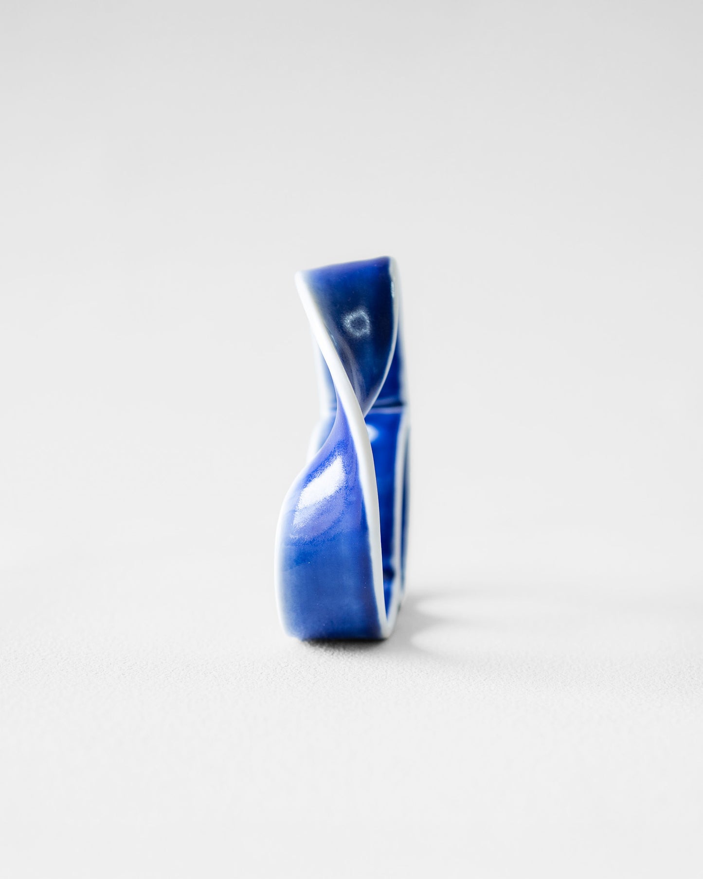 Slorence - RING VASE #24