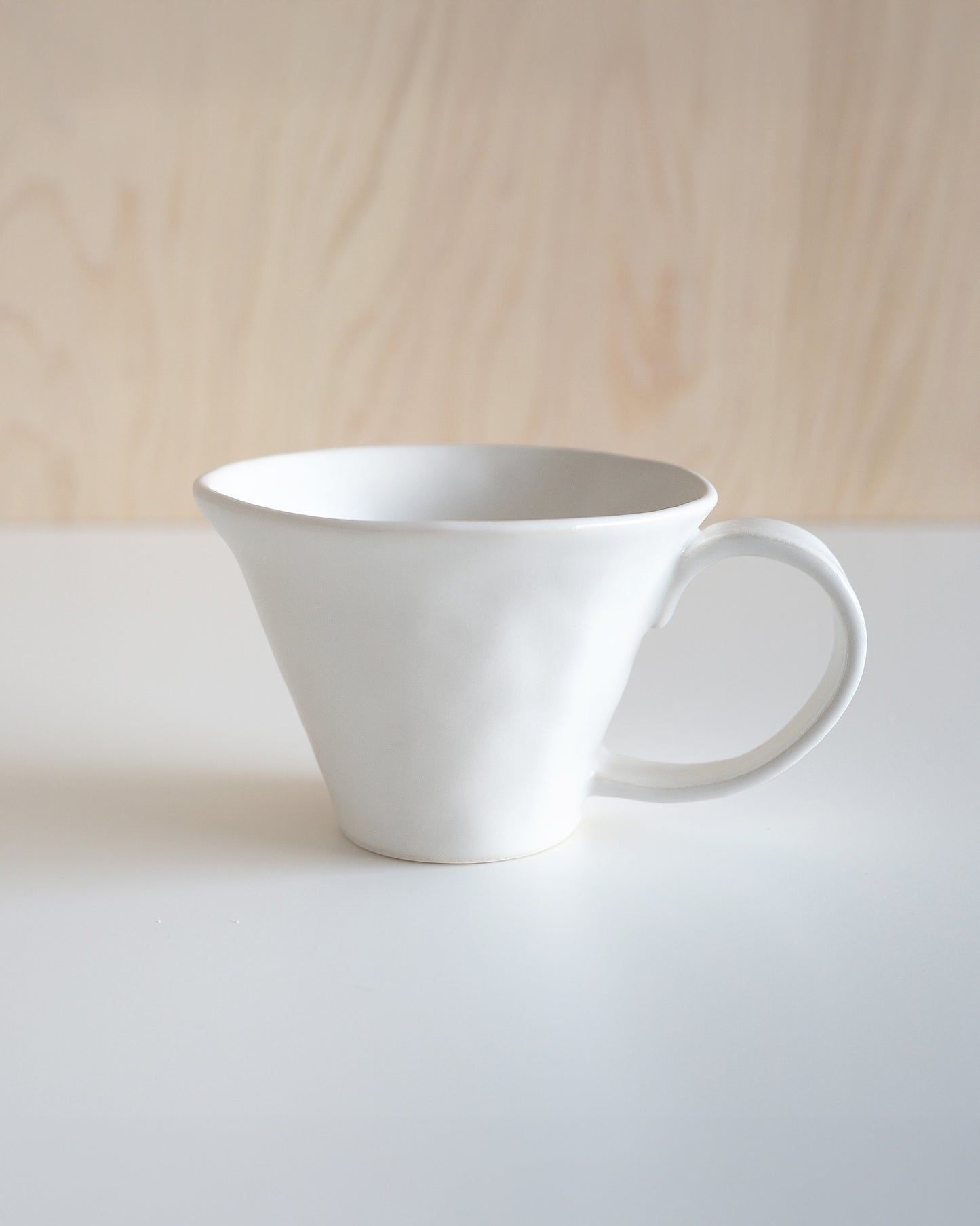 Slorence - Vignette Cup object 'Red brick building, London'