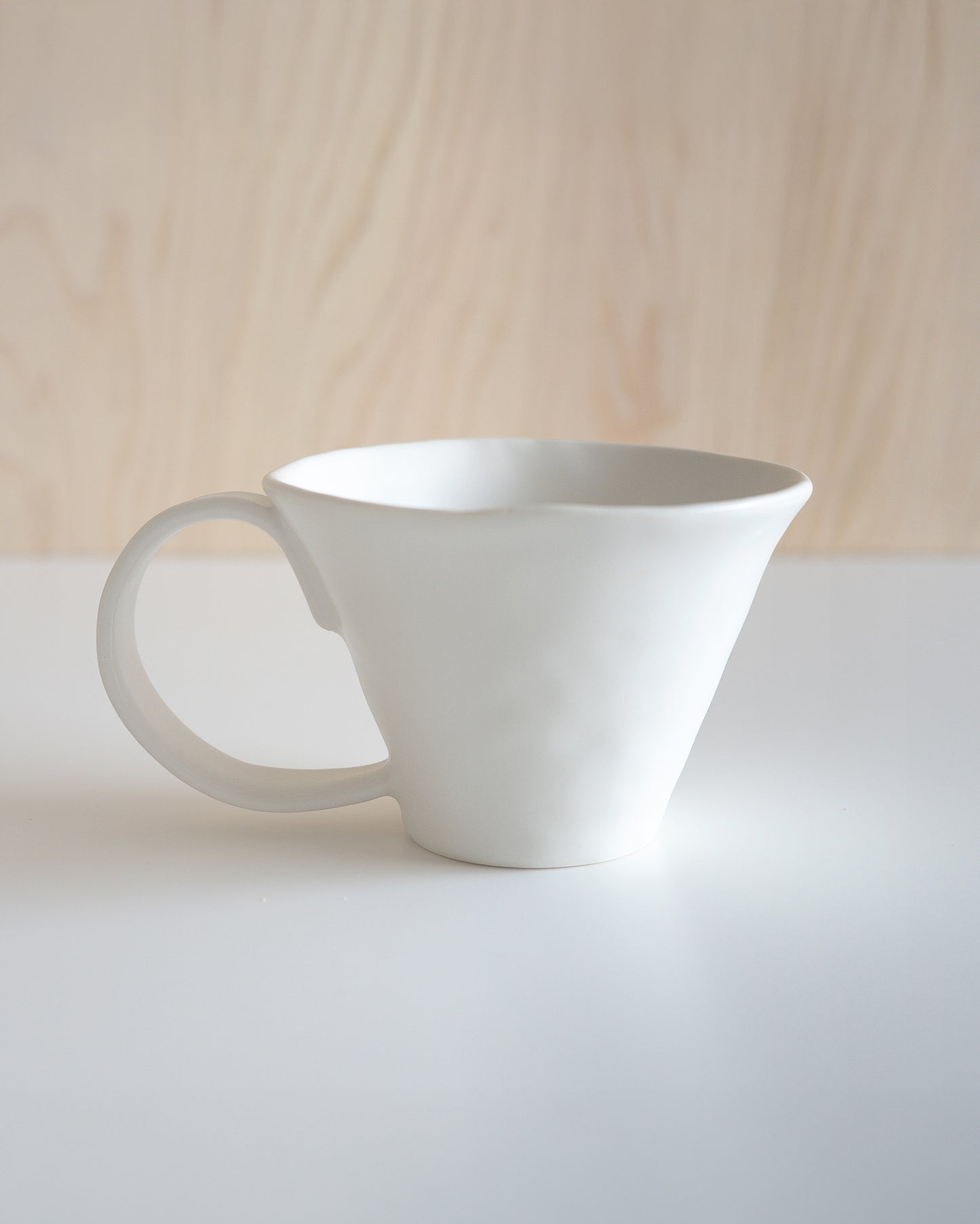 Slorence - Vignette Cup object 'Flower on the market floor, Roma'