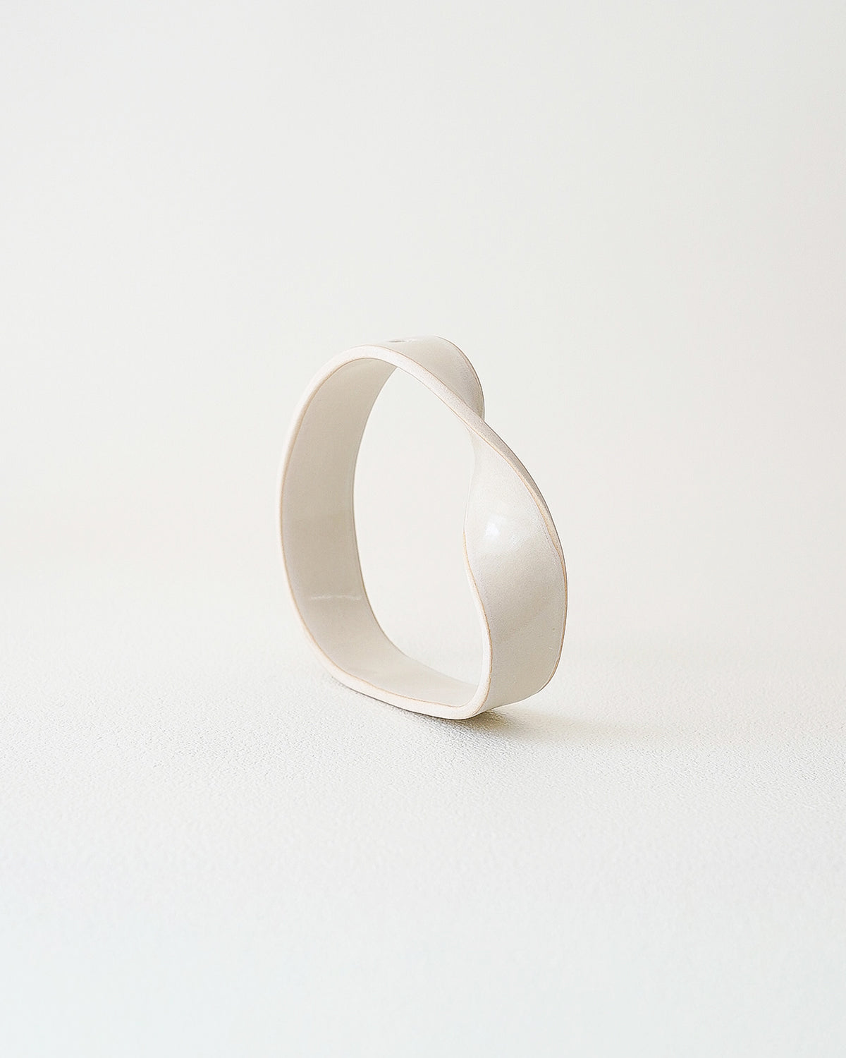 Slorence - Ring Vase B Misty White