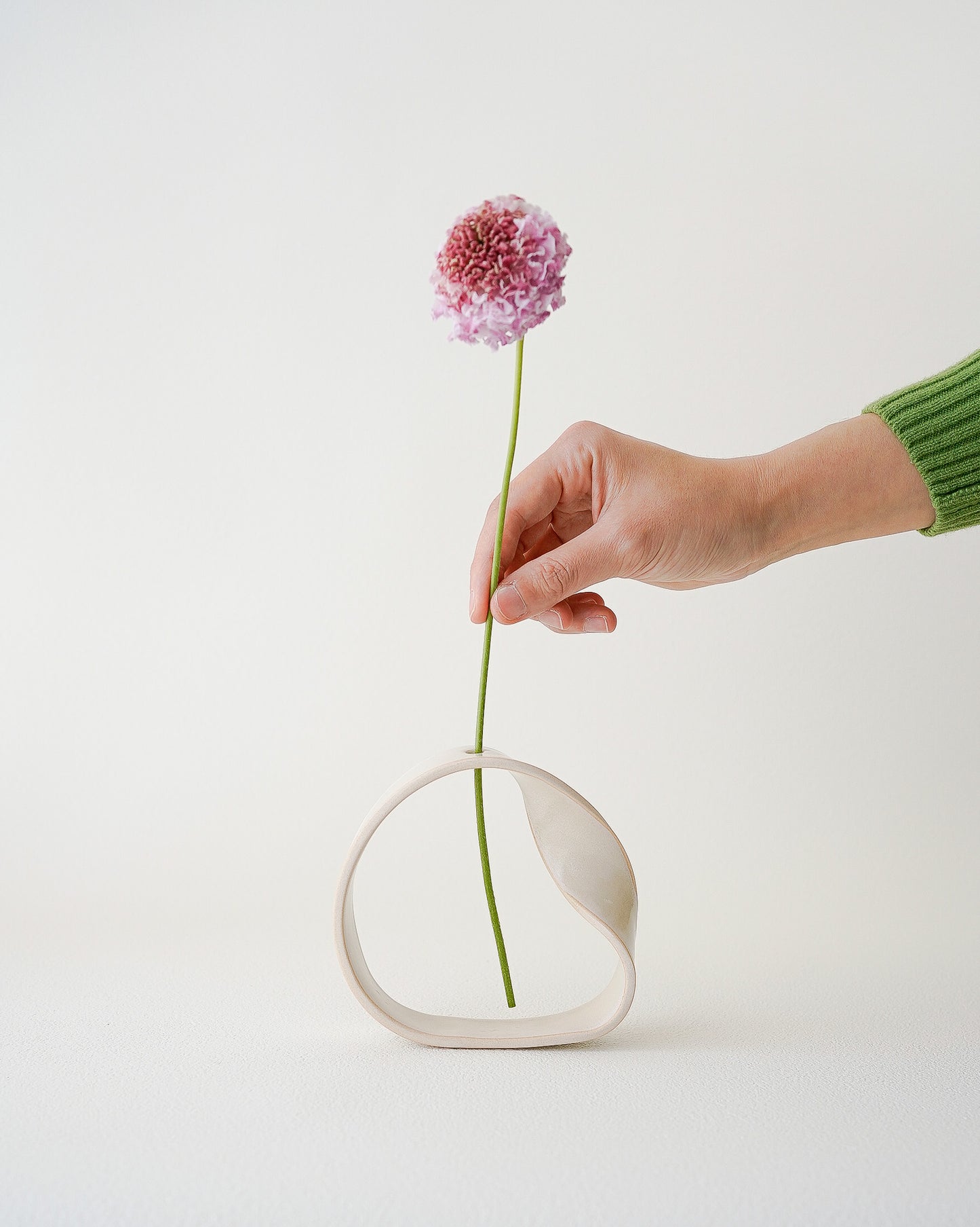 Slorence - Ring Vase B Misty White