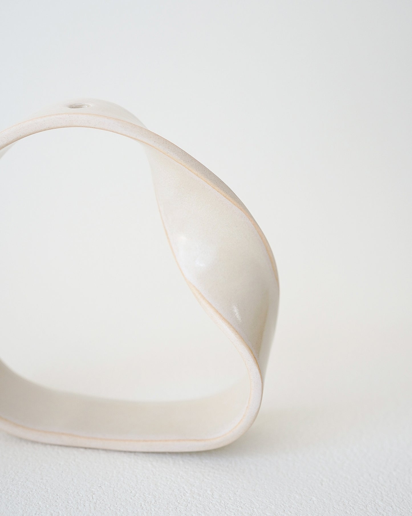 Slorence - Ring Vase B Misty White