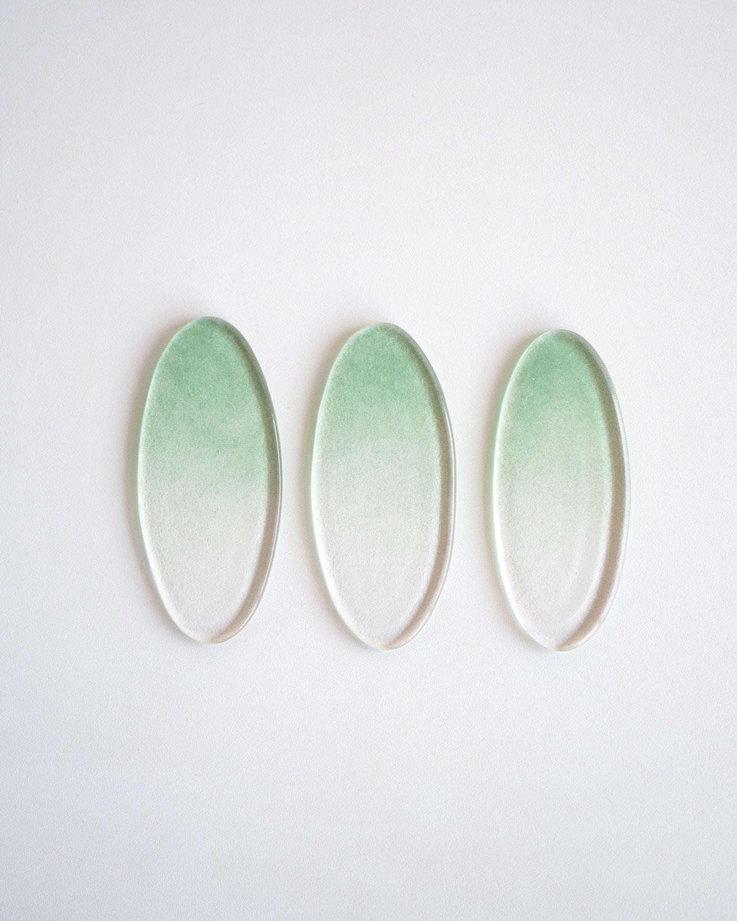 Clearmood - Dew-Oval Spoon & Chopstick Rest Deep green