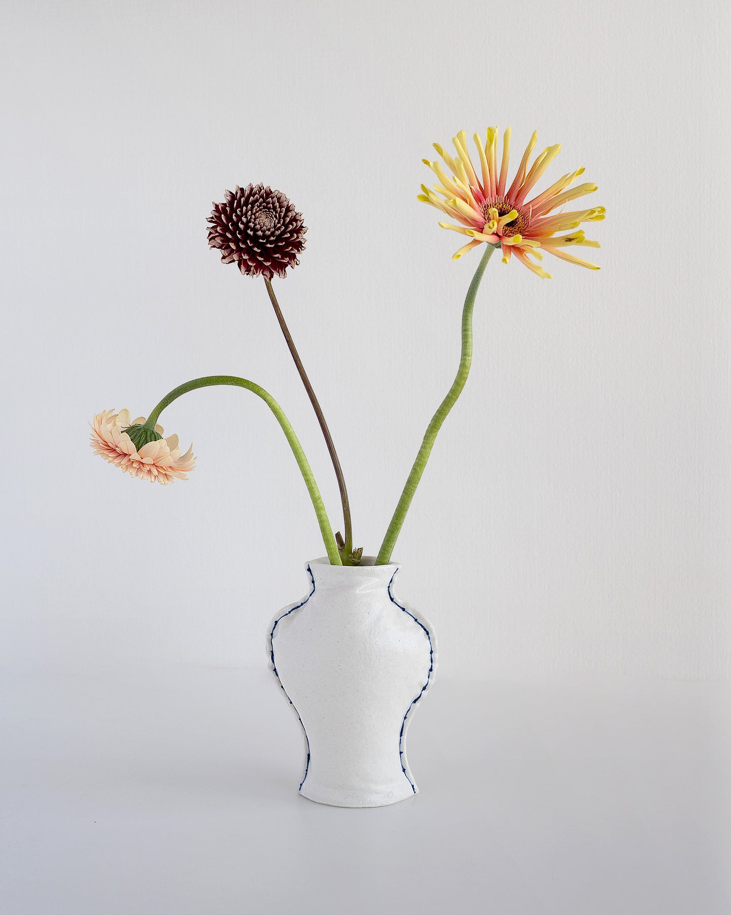 Fabramics - Round shoulder vase