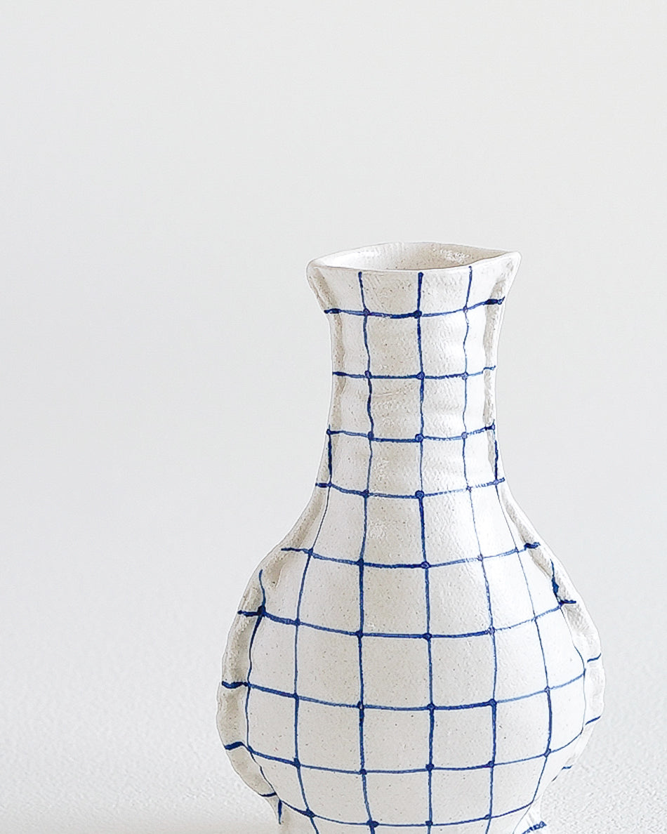 Fabramics - Long neck vase 2