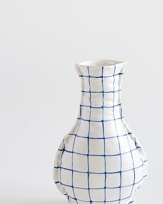 Fabramics - Long neck vase 2