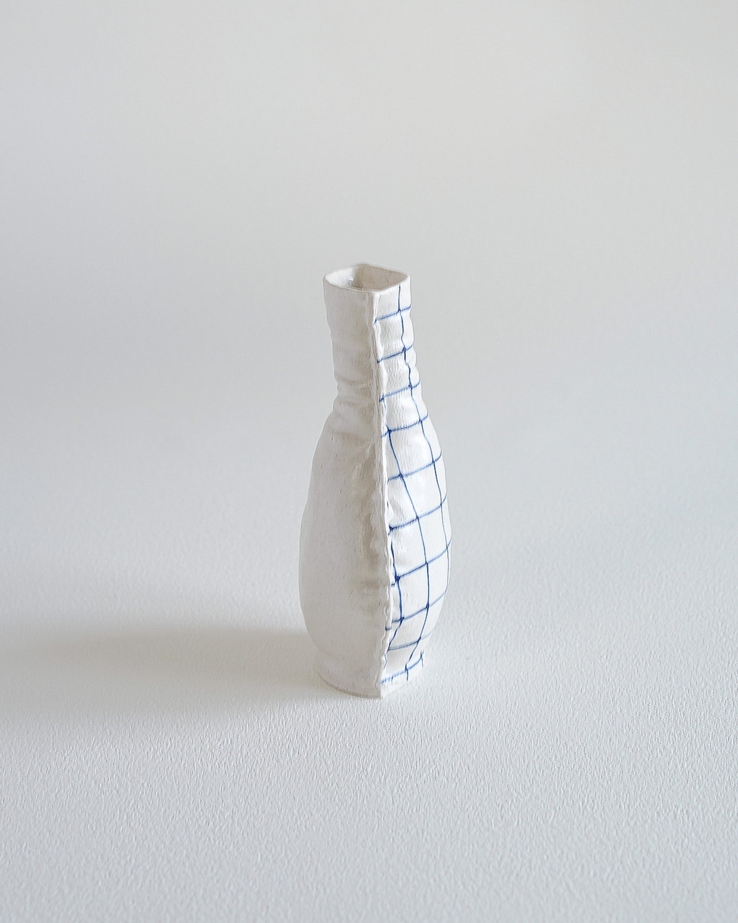 Fabramics - Long neck vase 2