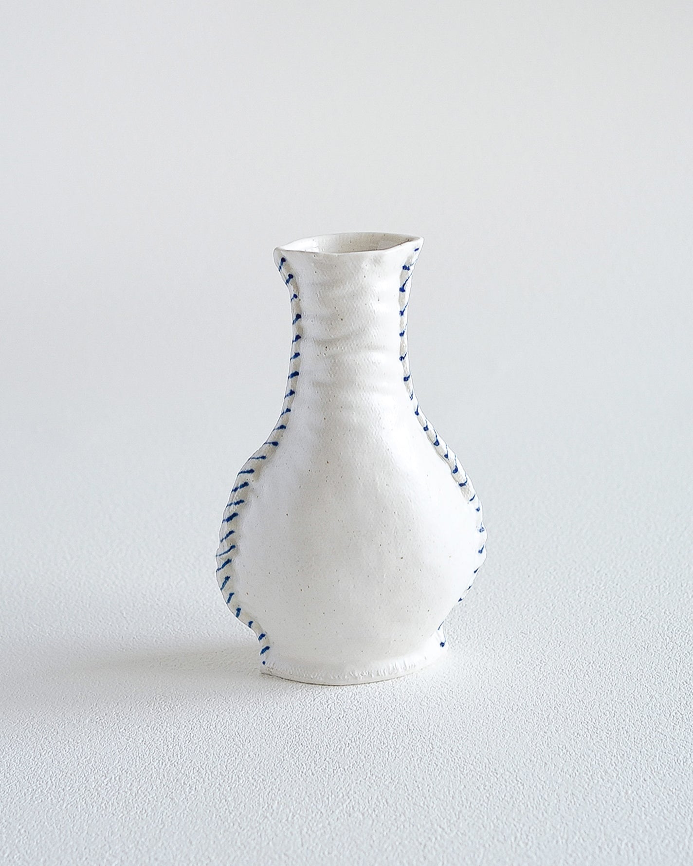 Fabramics - Round shoulder vase 