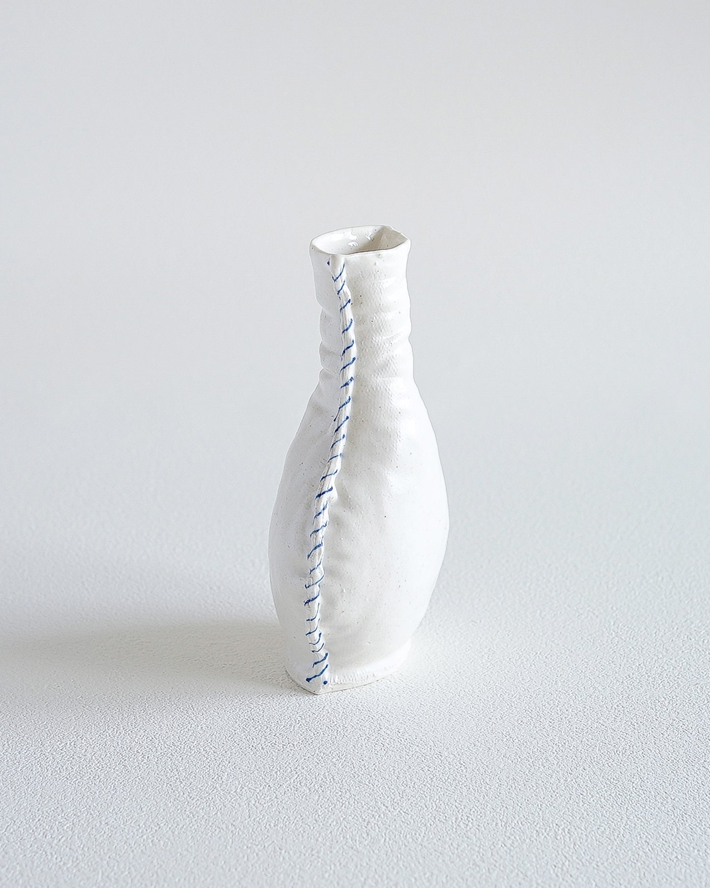 Fabramics - Round shoulder vase 