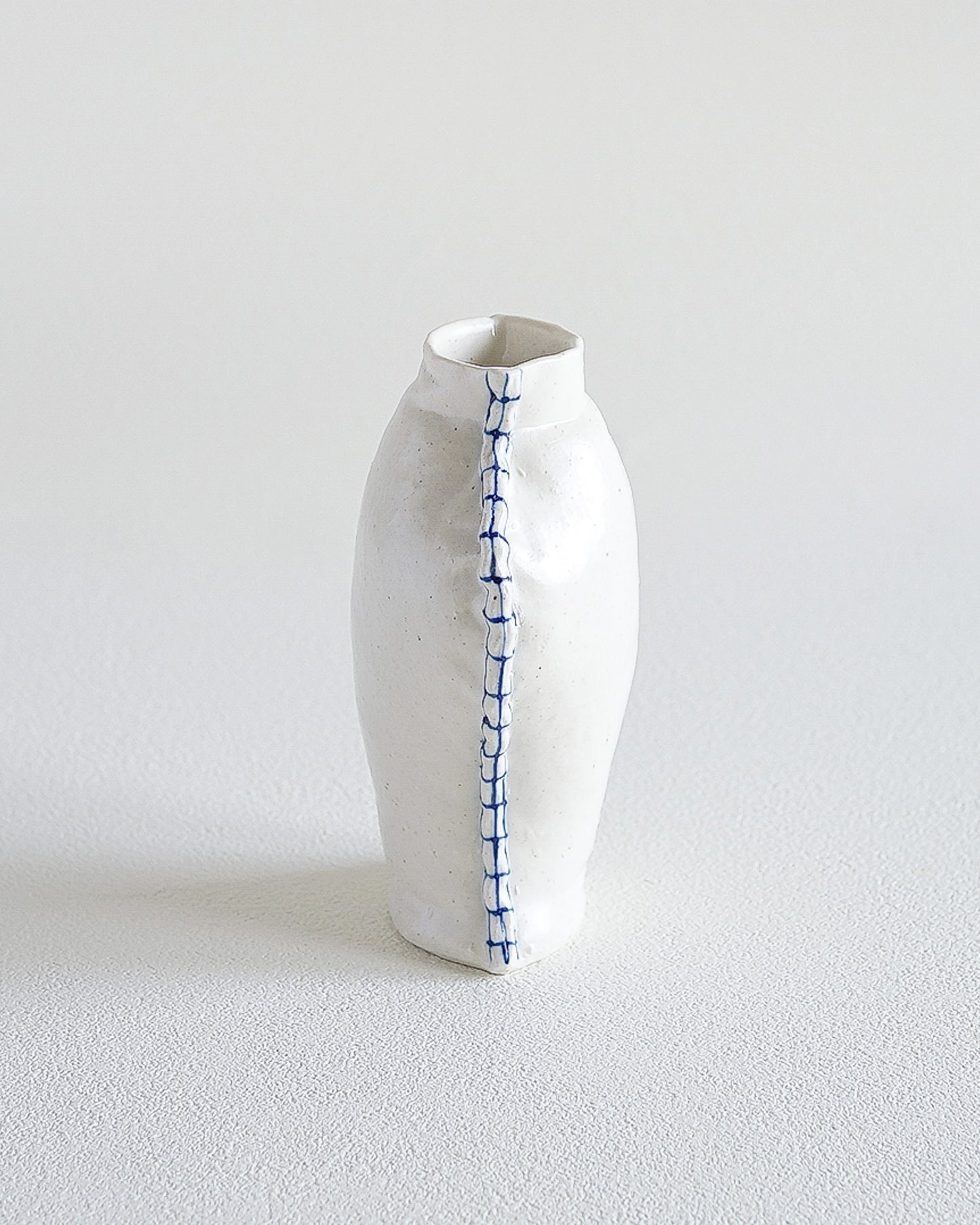 Fabramics - Round shoulder vase 