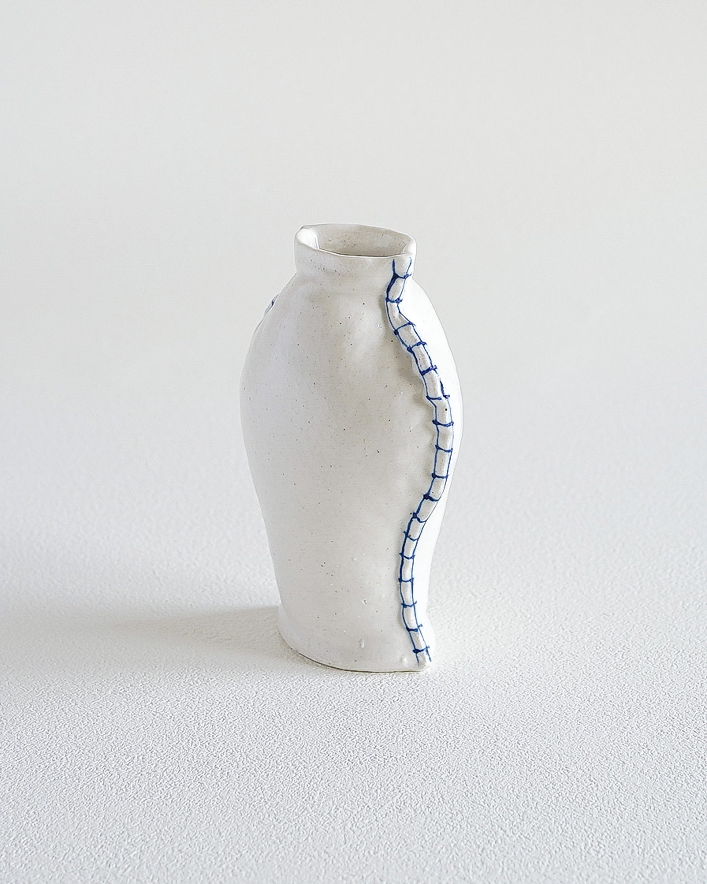 Fabramics - Round shoulder vase 