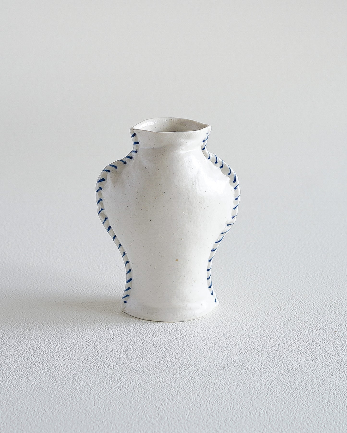 Fabramics - Round shoulder vase 3