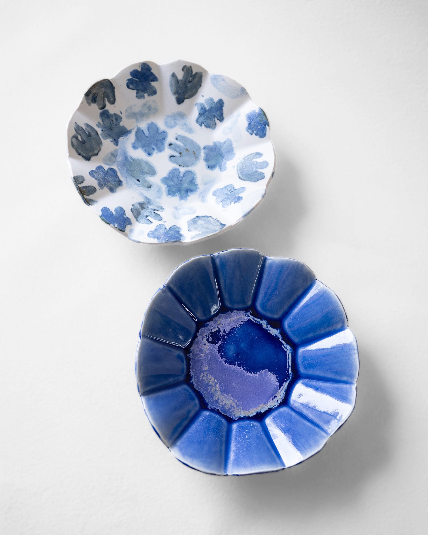 韓国美術　東湖窯　黄章洙作　花文　数茶碗　七客　共箱　V　R8009B 韓国美術東湖窯黄章洙作花文数茶碗七客共箱VR8009B