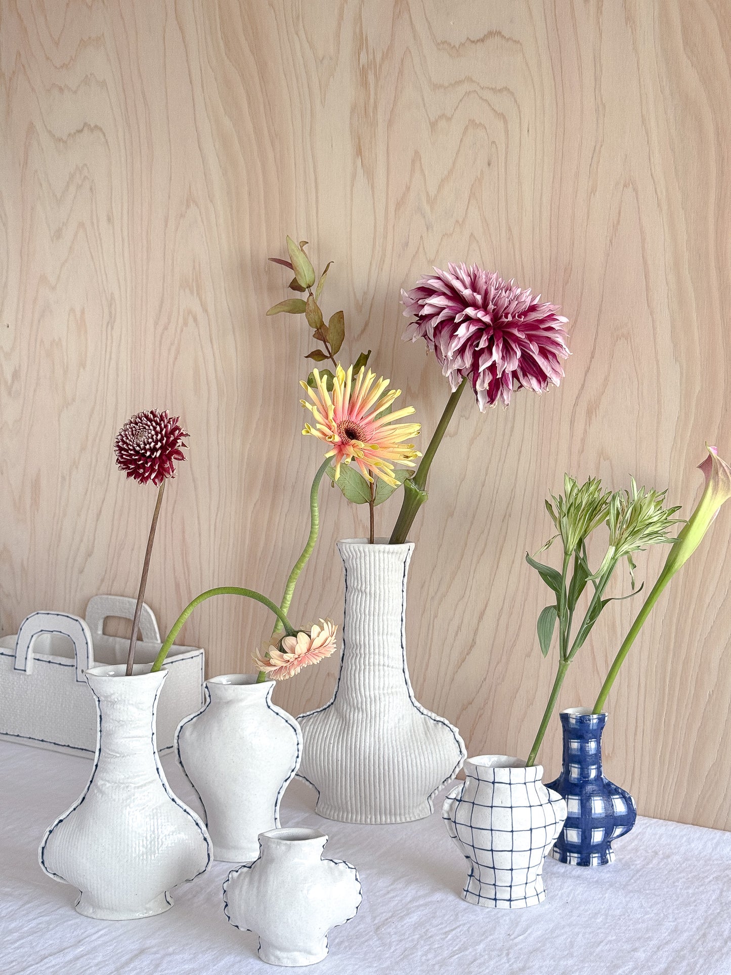 Fabramics - Round shoulder vase 