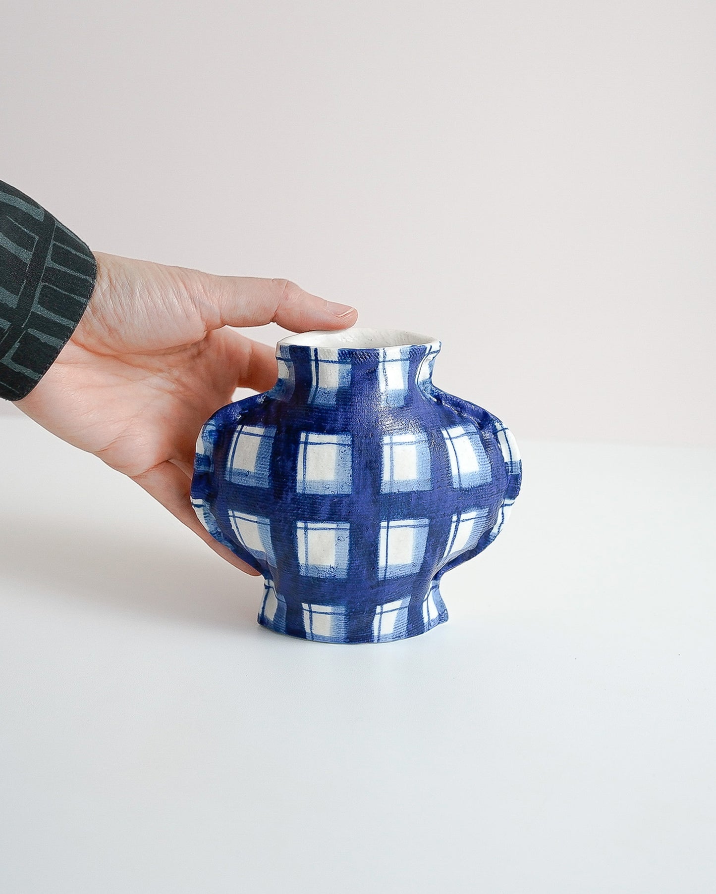Fabramics - Round vase blue check