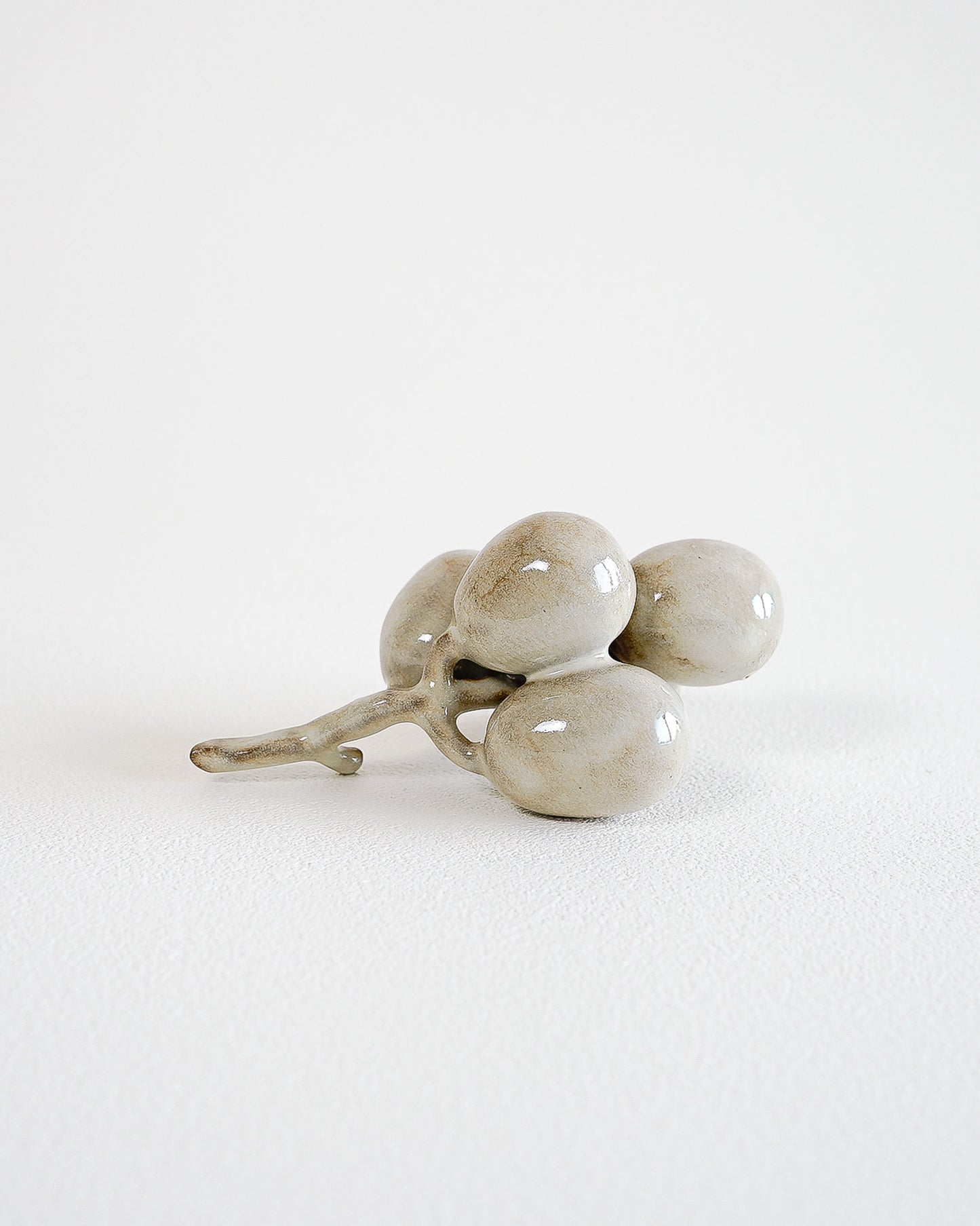 PEON CERAMIC OBJECT - GRAPES #18