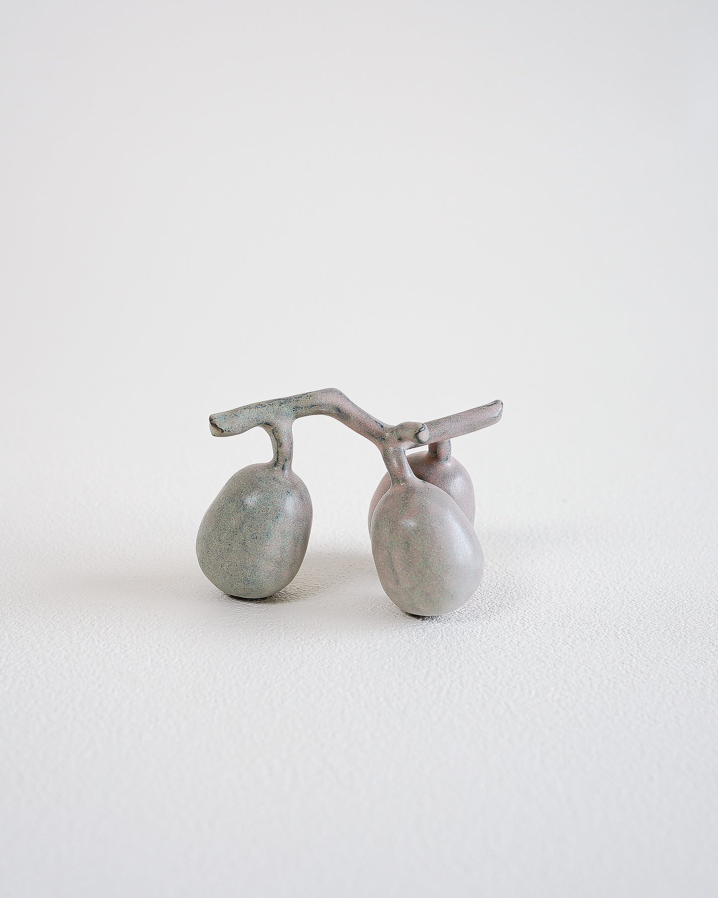 PEON CERAMIC OBJECT - GRAPES #23