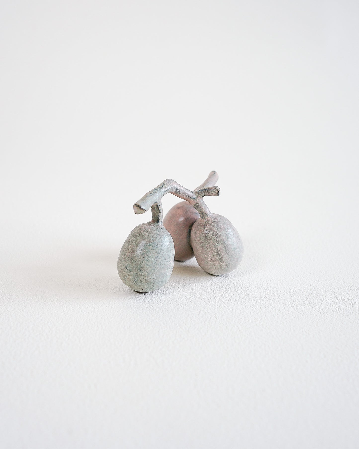 PEON CERAMIC OBJECT - GRAPES #23