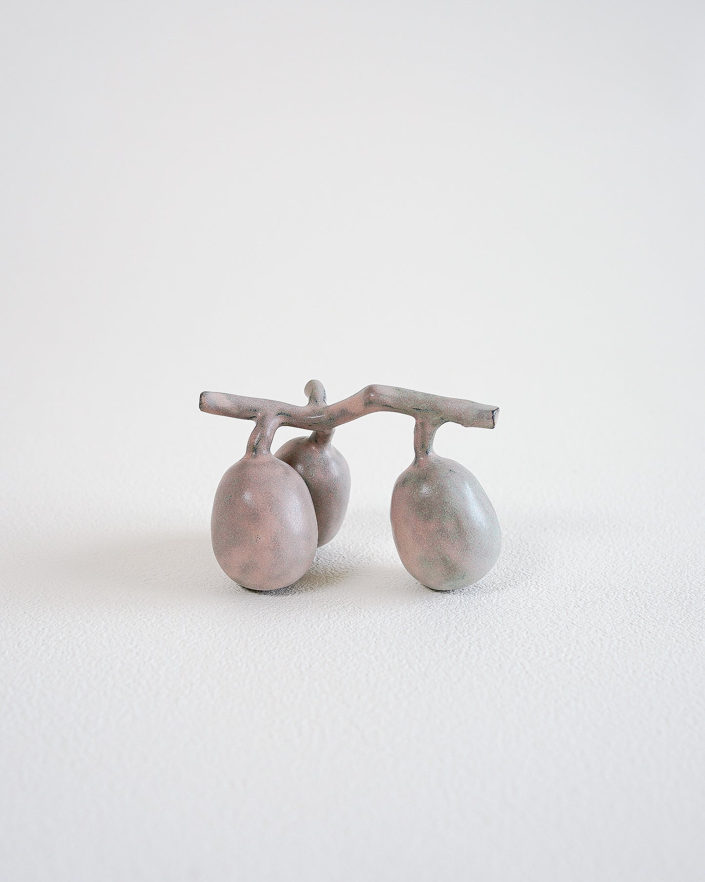 PEON CERAMIC OBJECT - GRAPES #23