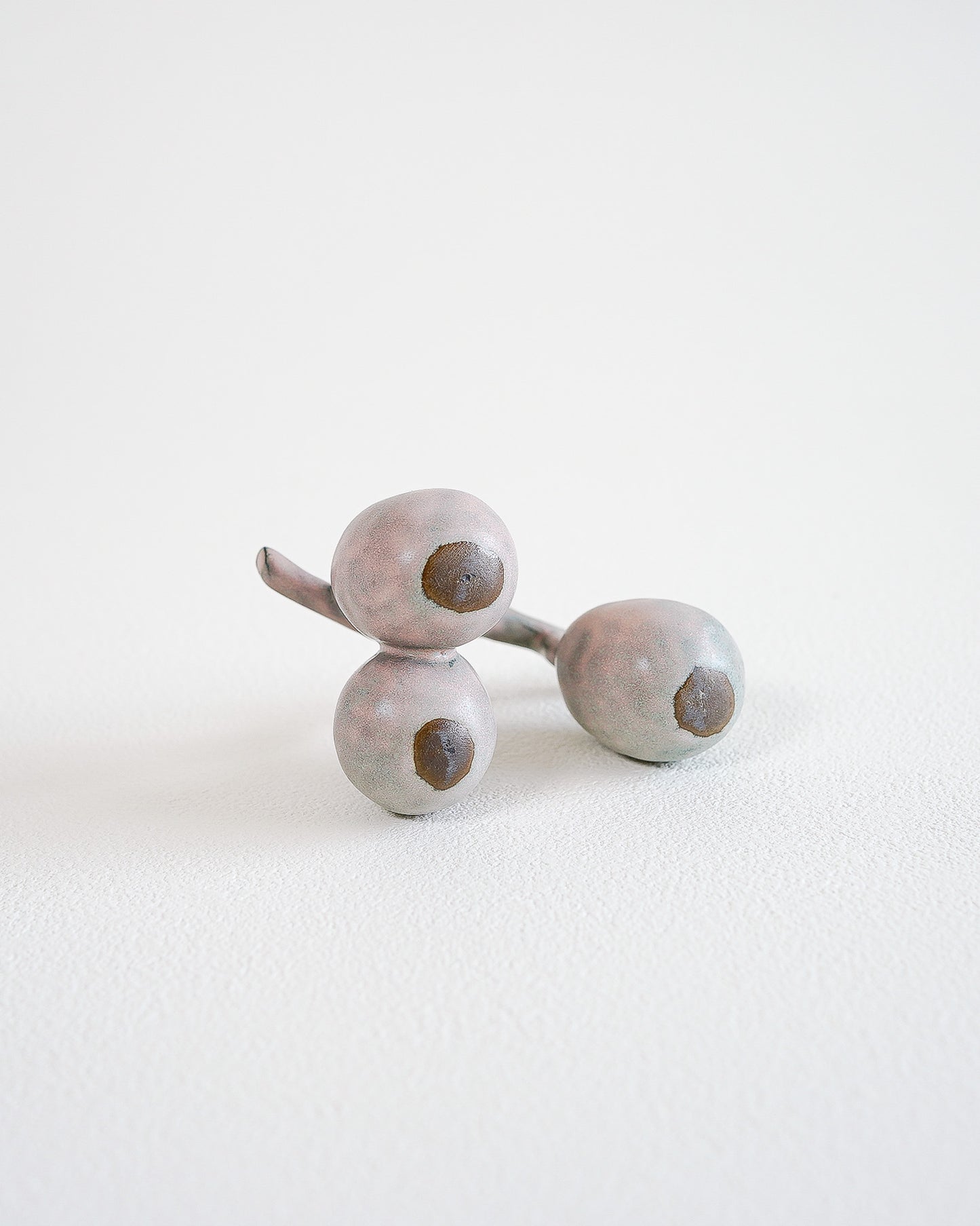 PEON CERAMIC OBJECT - GRAPES #23