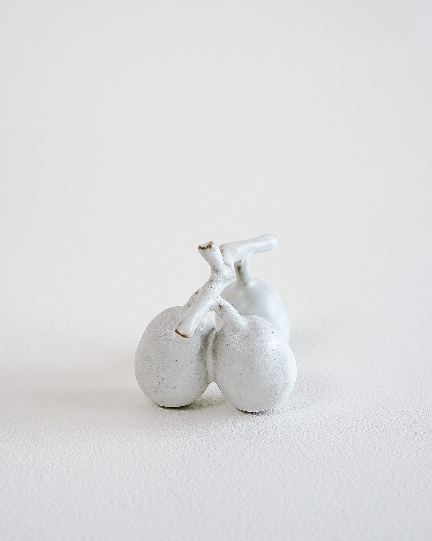 PEON CERAMIC OBJECT - GRAPES #24