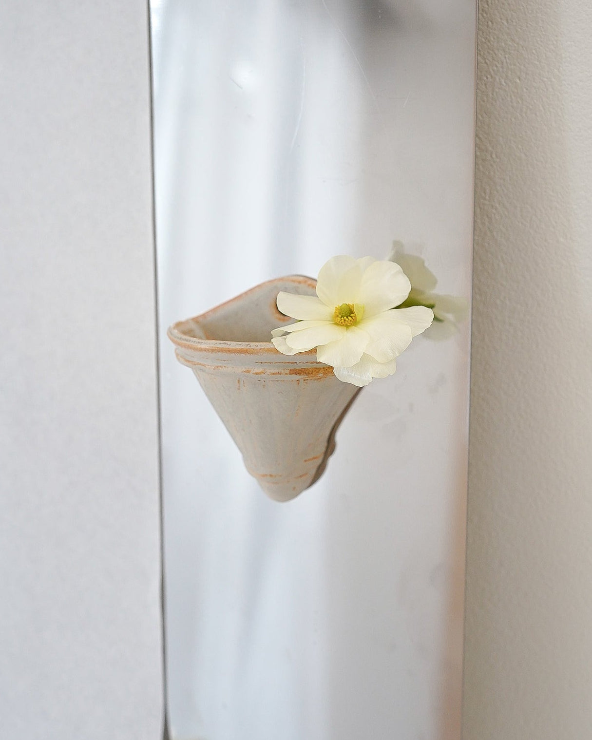 FUYOO x Slorence Wall Flower Vase - Misty white