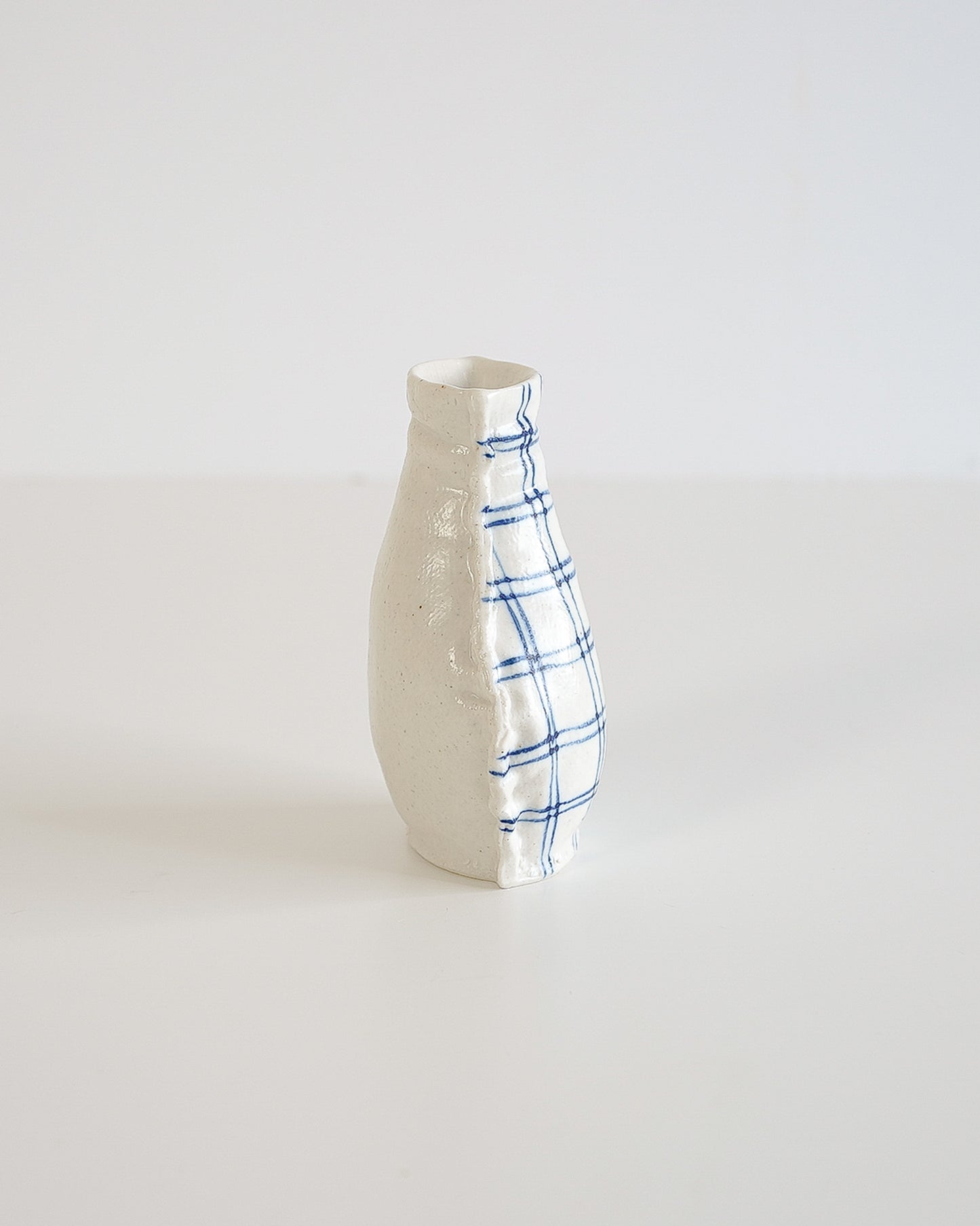 Fabramics- Long neck vase, small