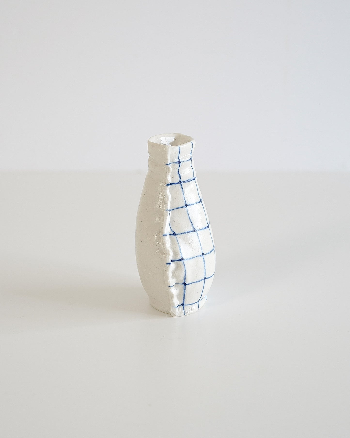 Fabramics- Long neck vase, small