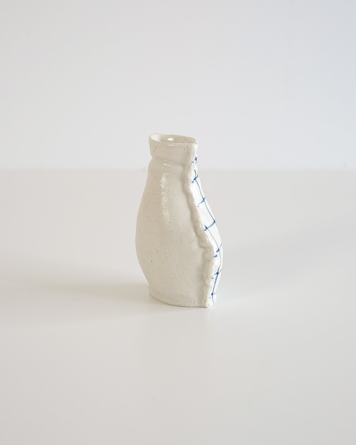 Fabramics- Long neck vase, small