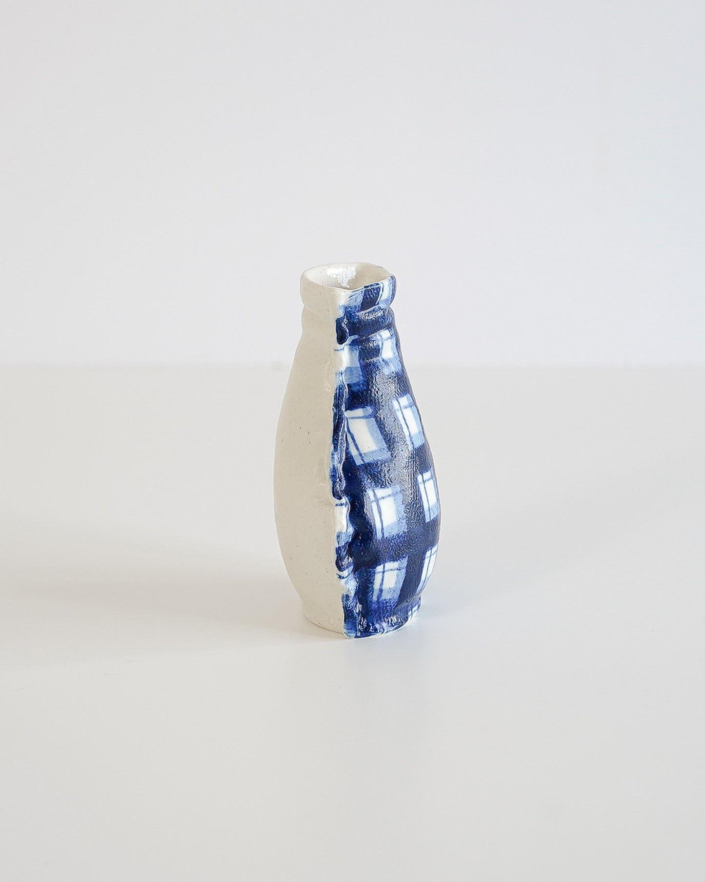 Fabramics- Long neck vase, small