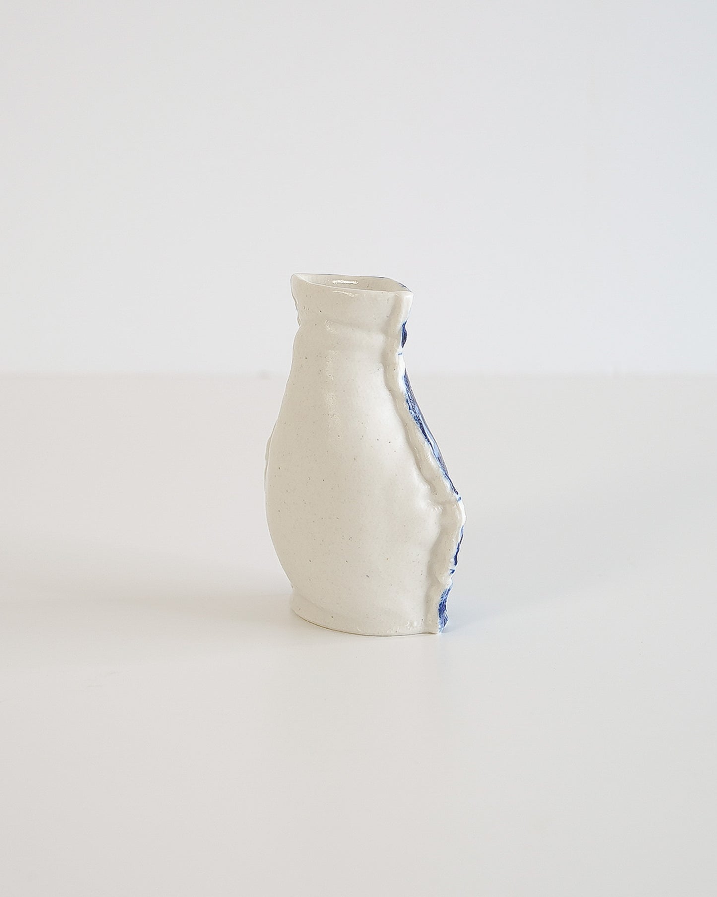 Fabramics- Long neck vase, small